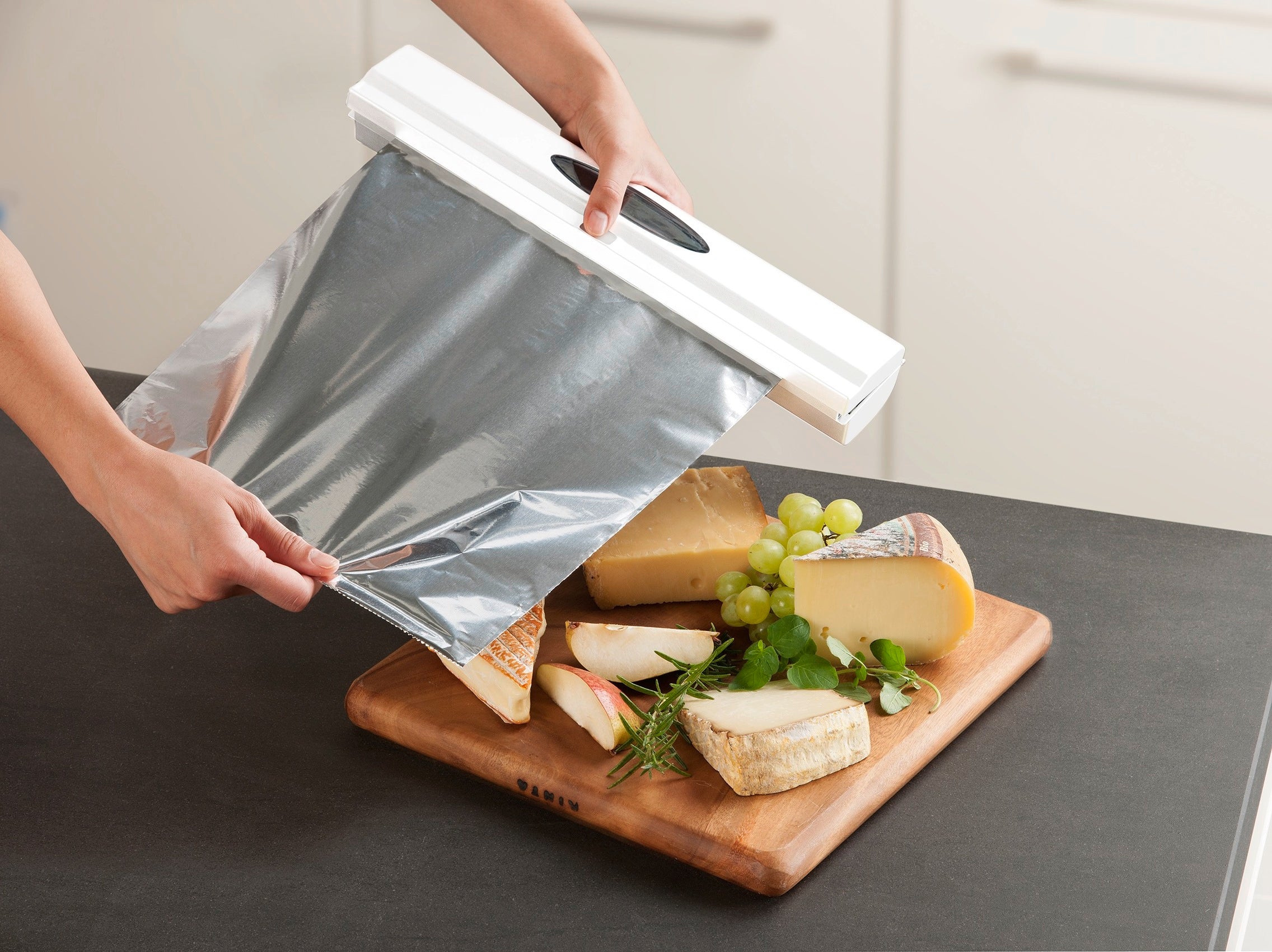 Wrap deals foil dispenser